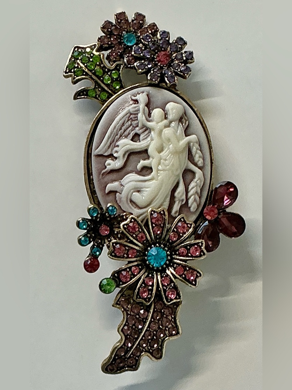 In box big Vintage -Inspired Pink Cameo Floral Brooch - Unbranded